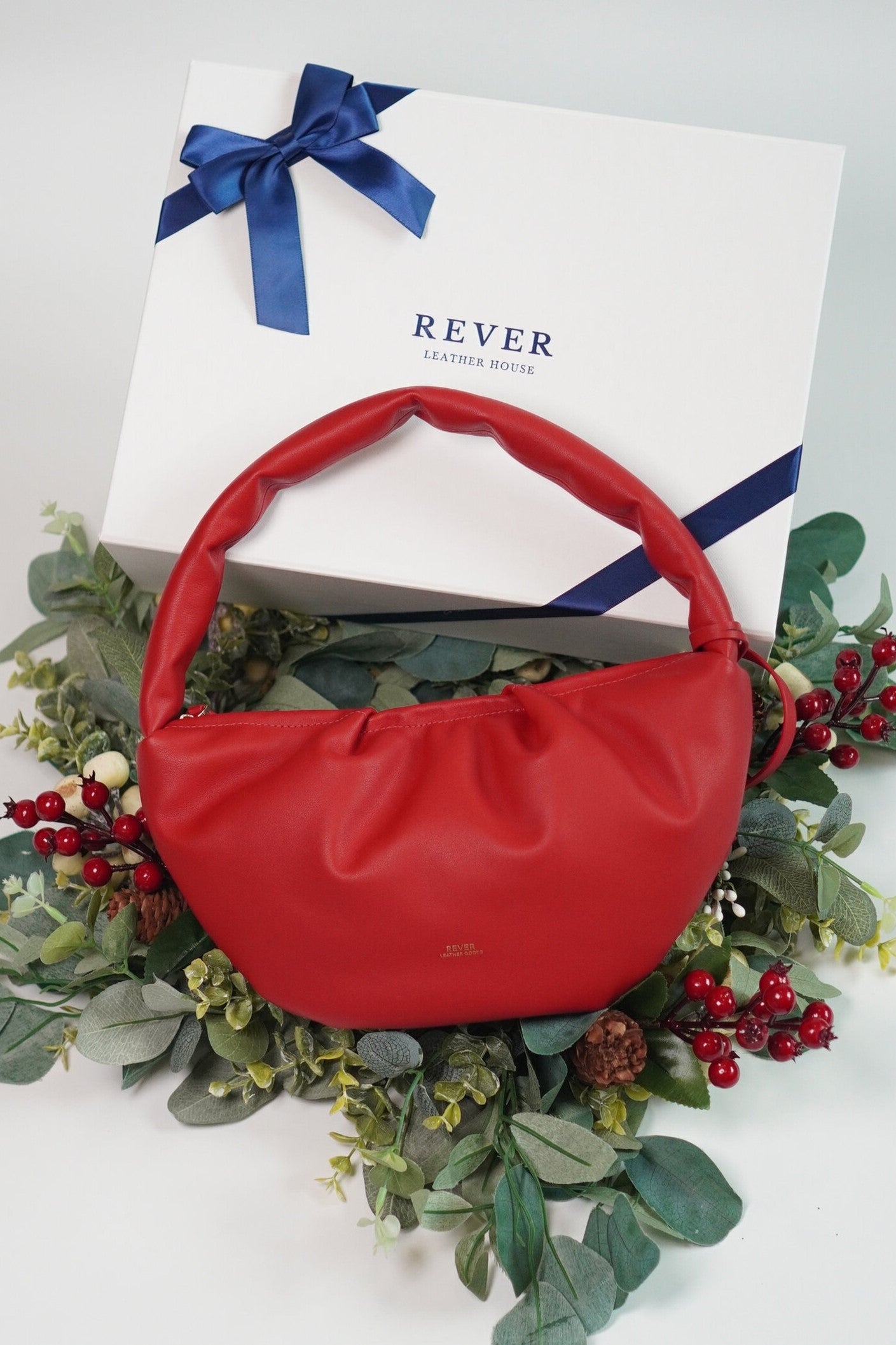 Elevate Gifting with Personalized Luxury: The Gyoza Shoulder Bag