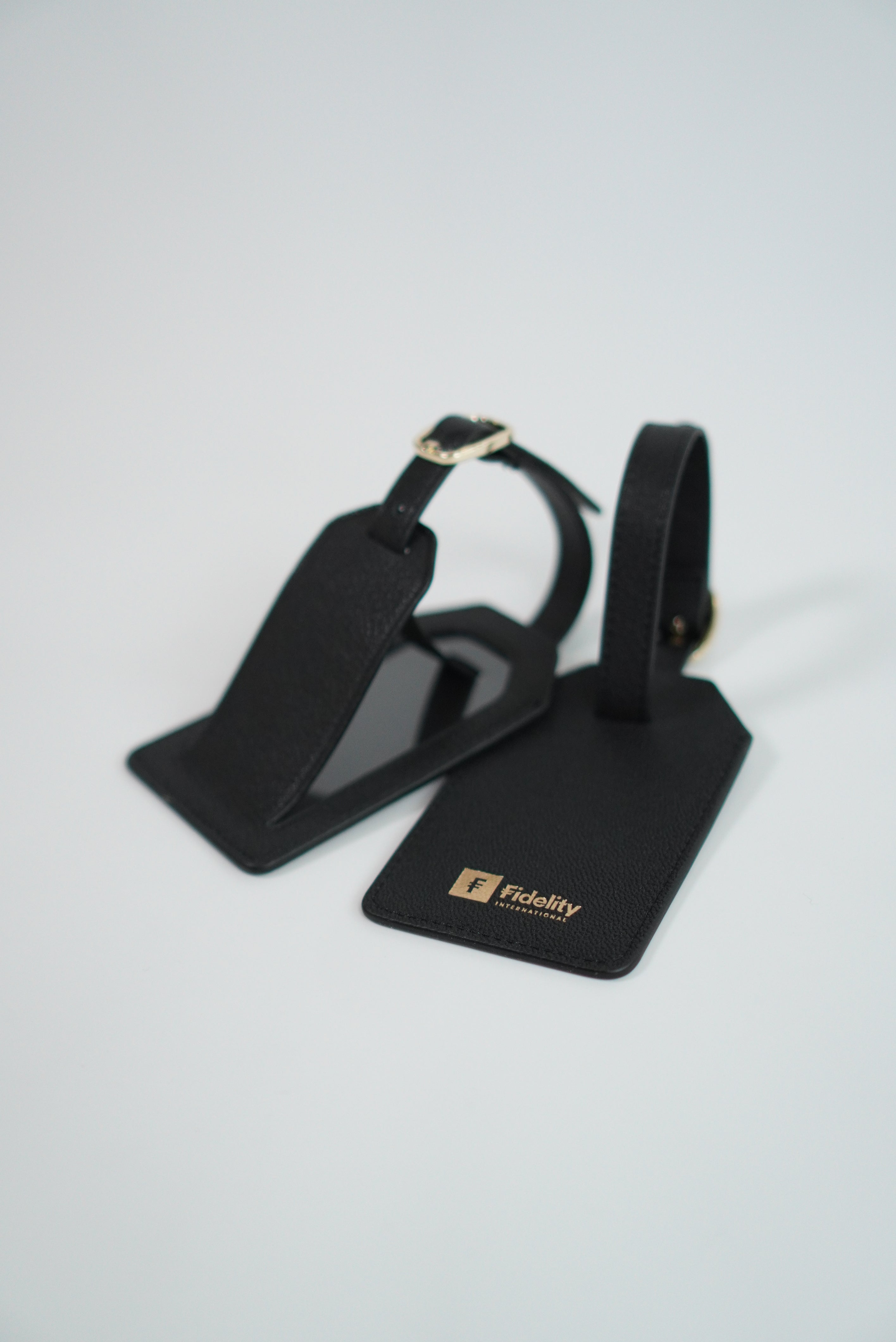 Custom Corporate Gifts: Tailoring Unique and Memorable Business Presents