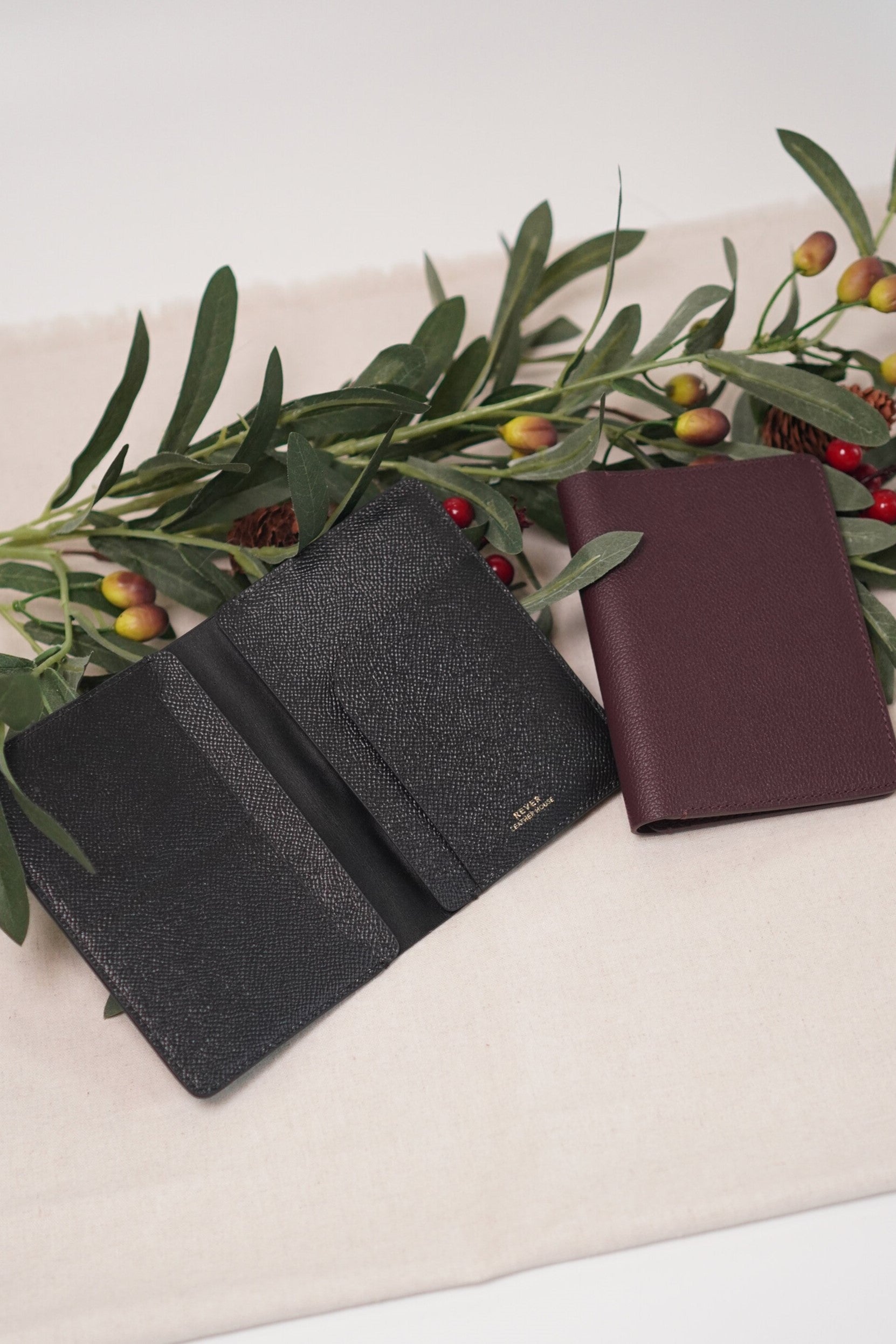 The Henry Passport Wallet: A Leather Treasure for Discerning Travelers The Henry Passport Wallet: A Leather Treasure for Discerning Travelers