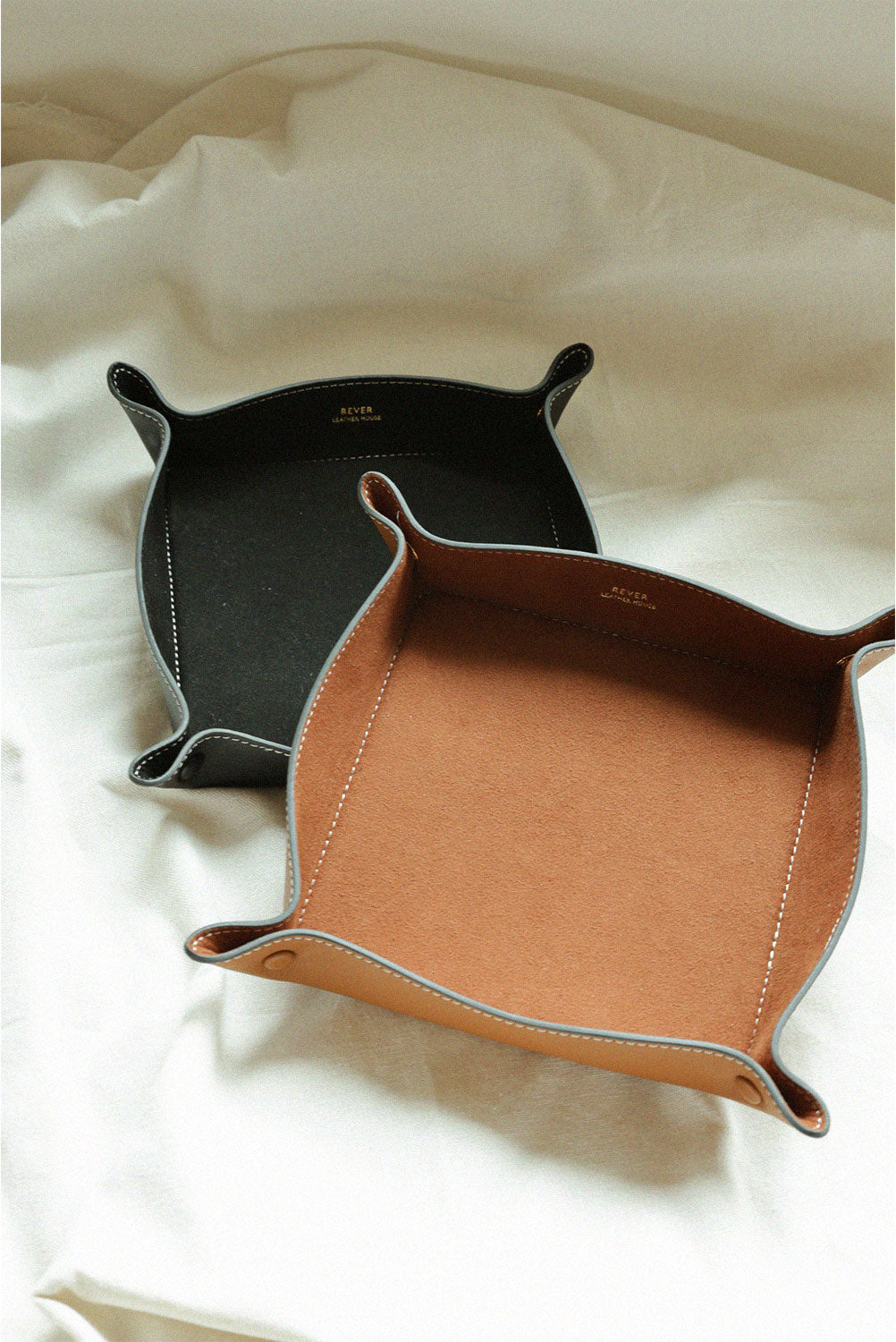 Elevate Your Corporate Gifting: The Allure of Luxury and Customization in Singapore