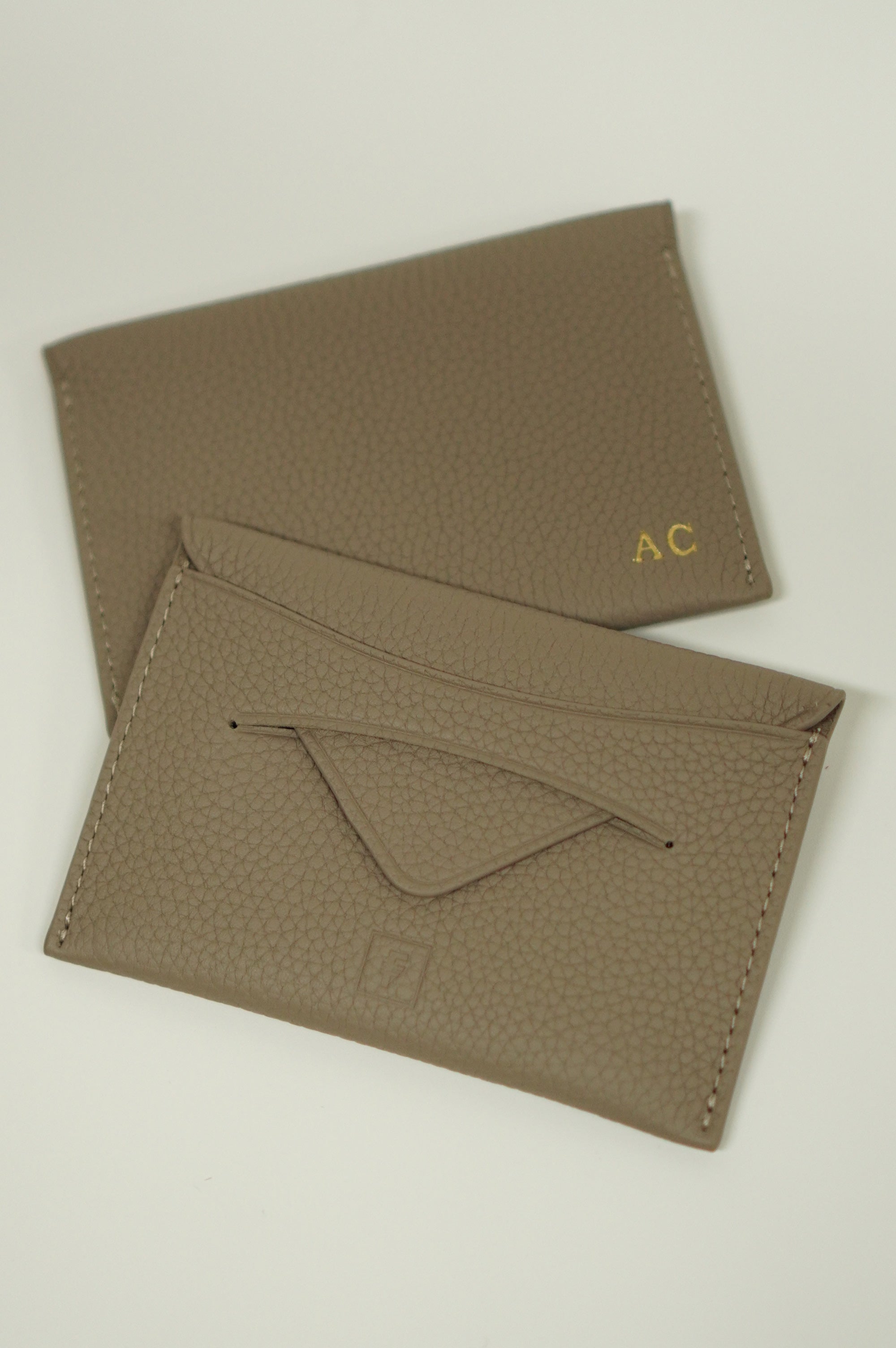 Luxury corporate gifts Singapore – Fidelity leather card holders in custom box