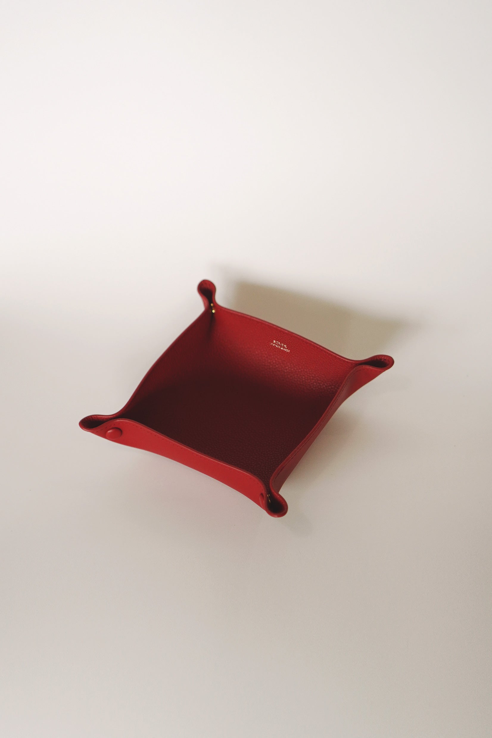 Alfred Medium Valet Tray in Red