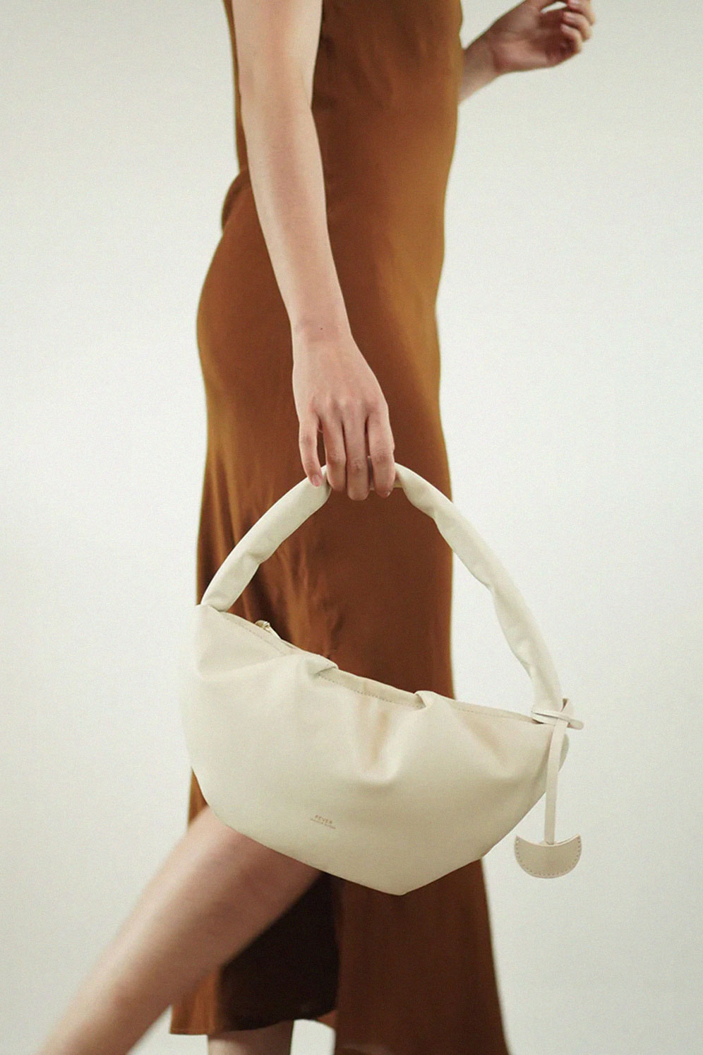 Gyoza Shoulder Bag in White