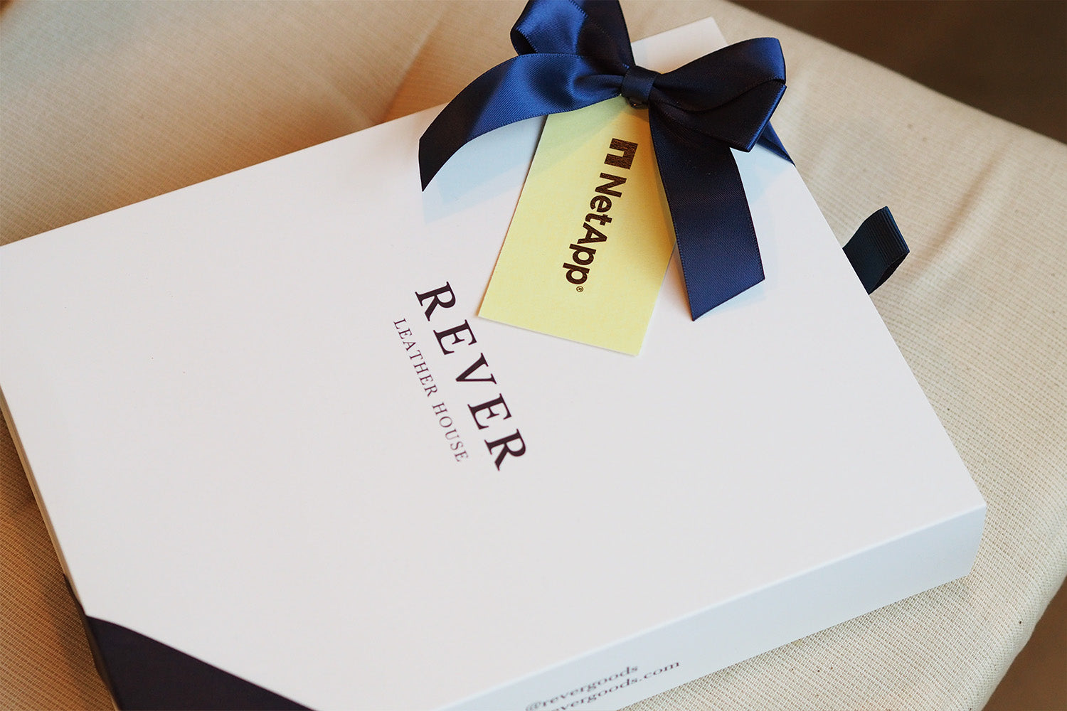 Customised Gift Packaging for Personalised Corporate Gifts Singapore