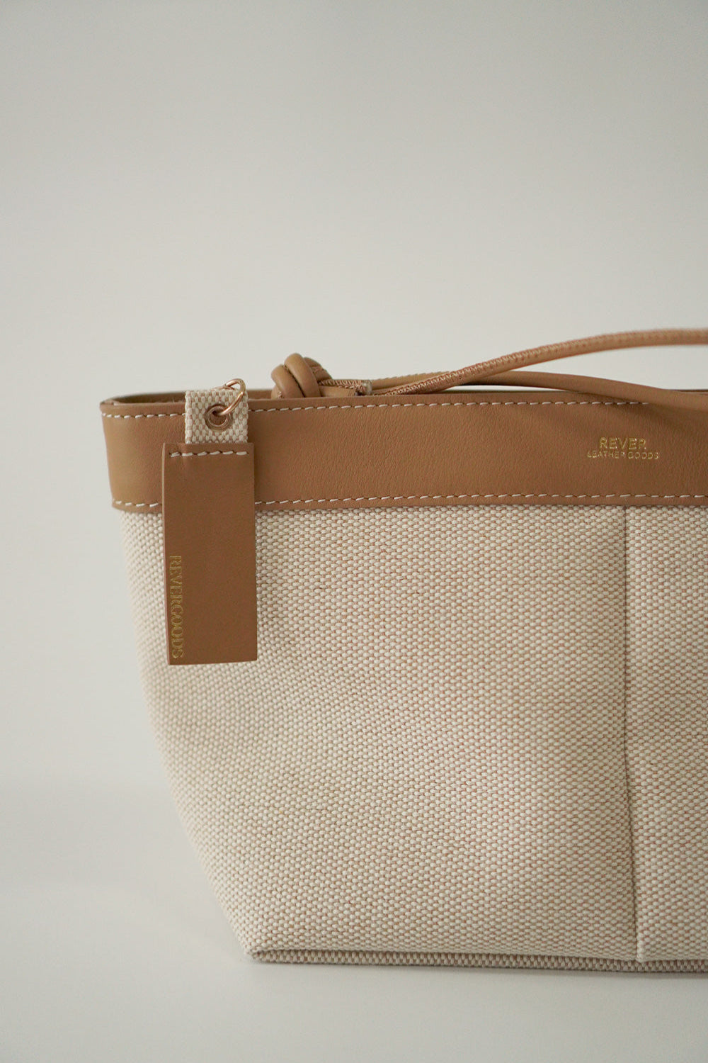 Basics Pouch in Honey Oat