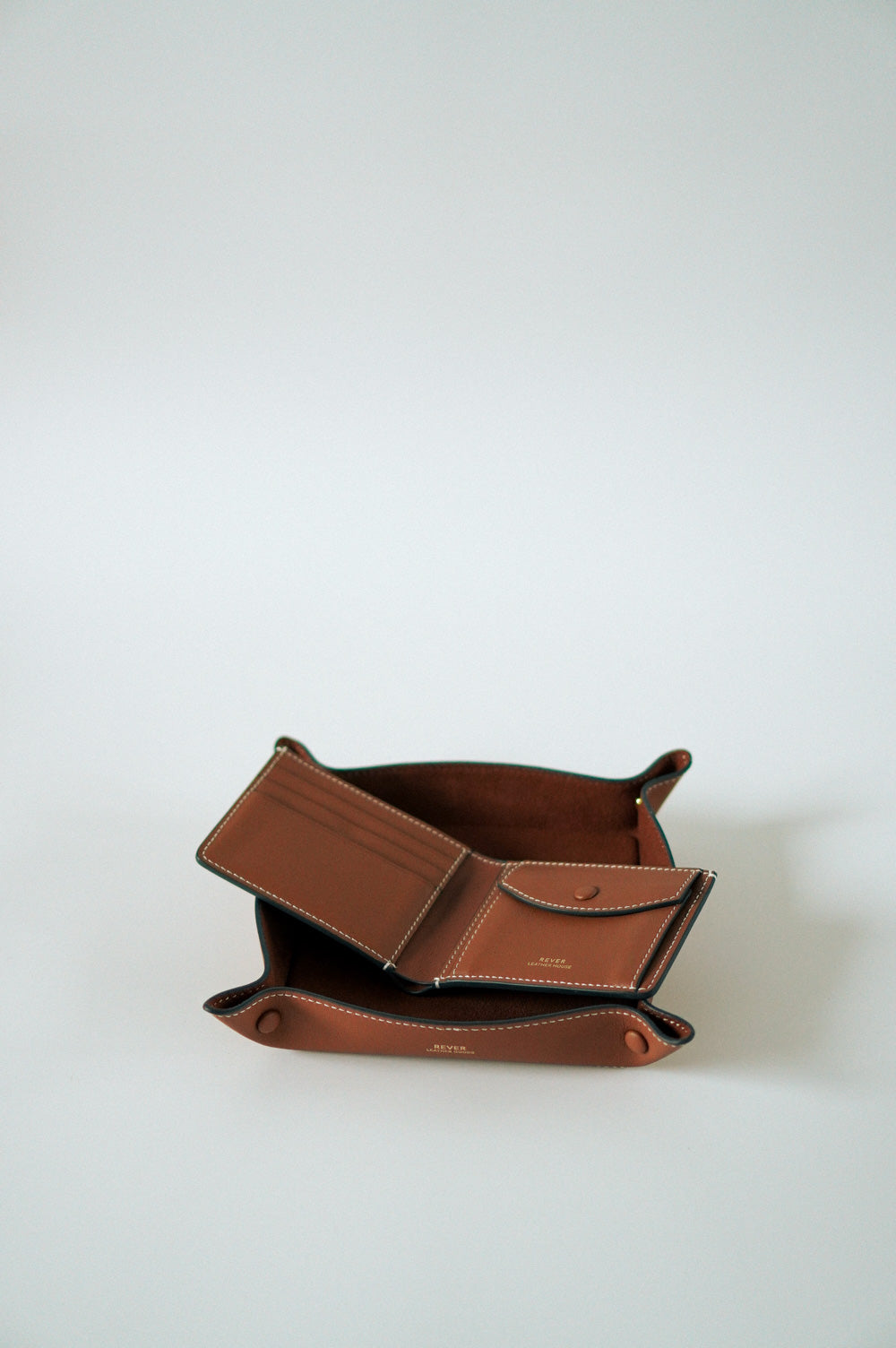 Stater Bifold Coin Wallet in Maple & Alfred Large Valet Tray in Maple Personalised Gifts Singapore