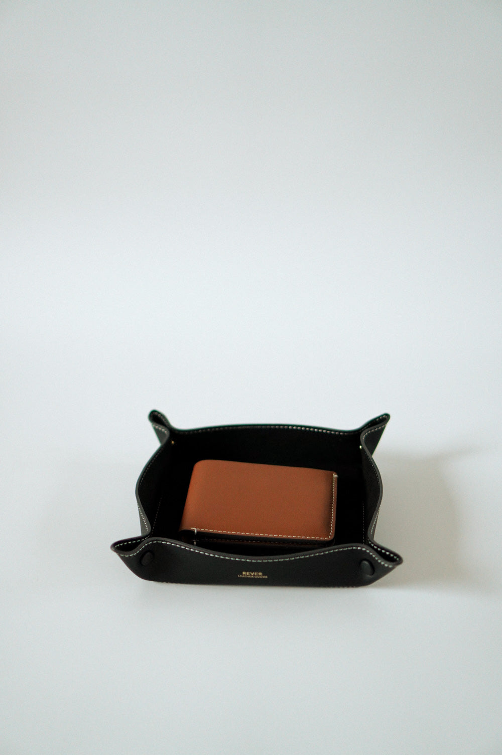Stater Bifold Wallet in Maple & Alfred Large Valet Tray in Truffle Personalised Gifts Singapore