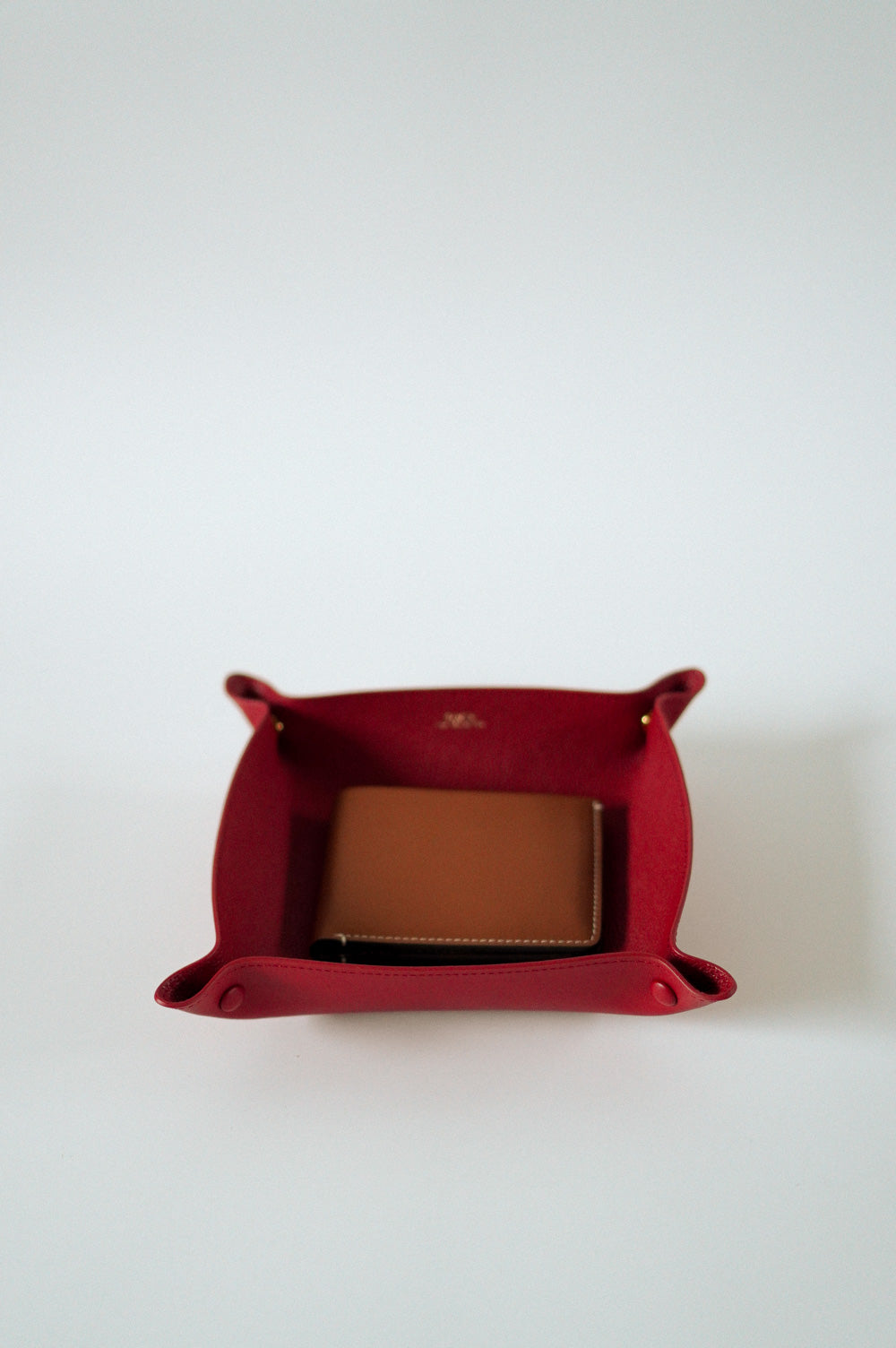 Stater Bifold Wallet in Maple & Alfred Large Valet Tray in Red Personalised Gifts Singapore
