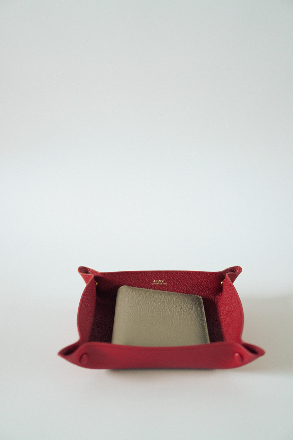 Henry Passport Wallet & Alfred Valet Tray Set