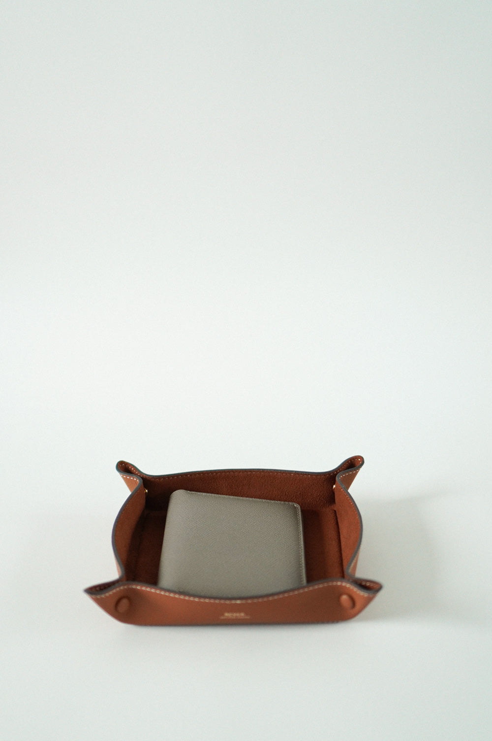 Henry Passport Wallet & Alfred Valet Tray Set