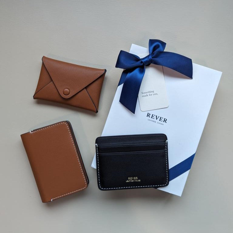 Elevate Corporate Gifting in Singapore: A Cardholder Comparison