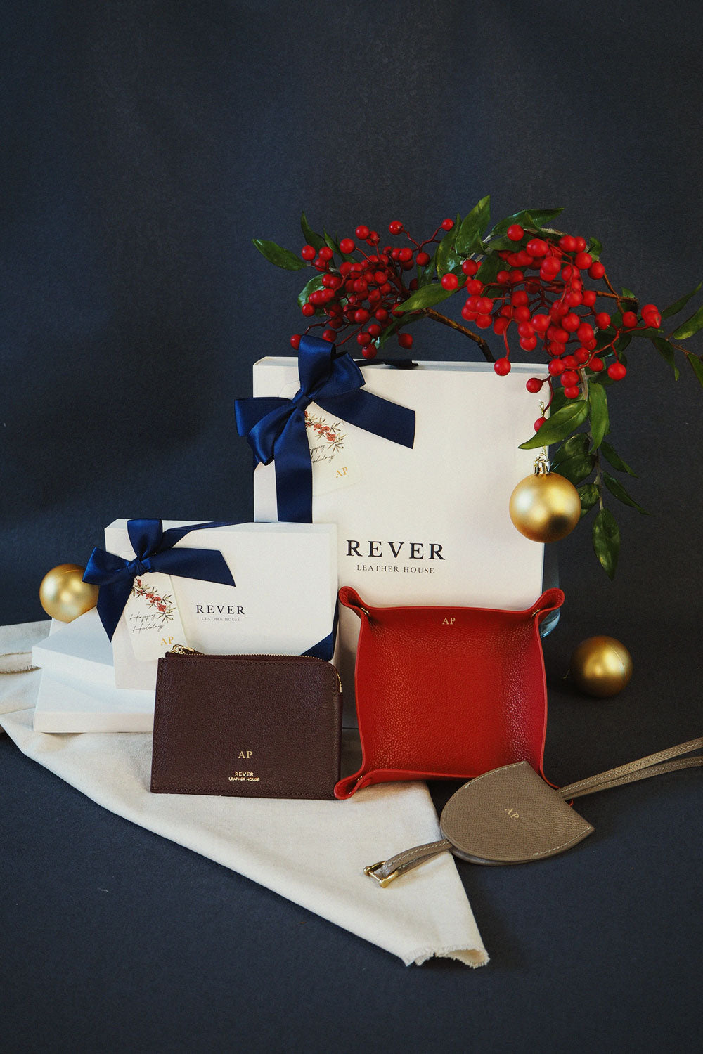 Customised Leather Gifts for Christmas: Luxury Meets Personalisation