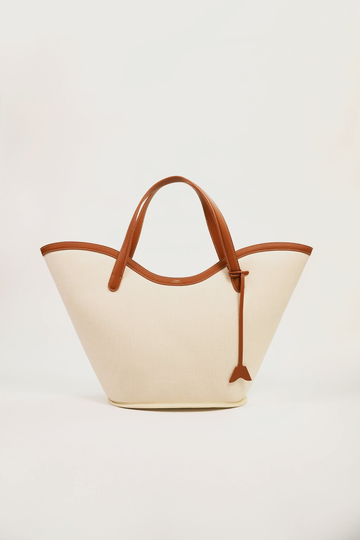 Tulip Tote Bag in Beige